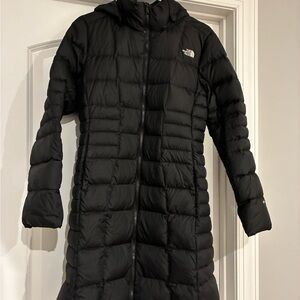 The North Face Women's Black Hooded Puffer Coat